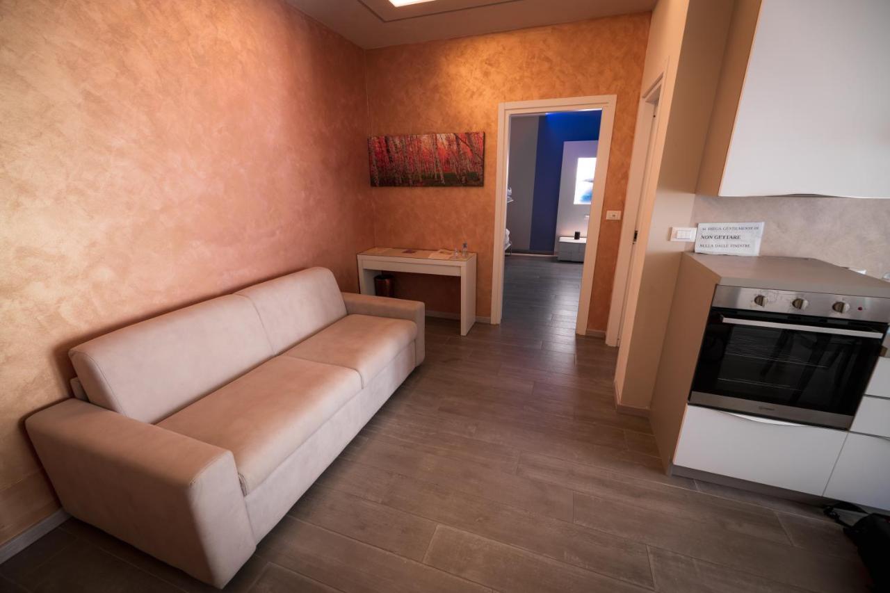 Garda Fantasy Apartment - Jacuzzi Desenzano del Garda Exterior foto